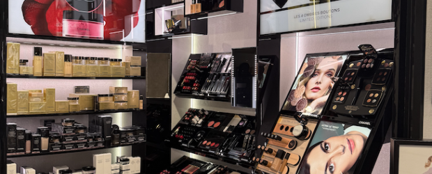 CHANEL - A GLAMOROUS HOLIDAY