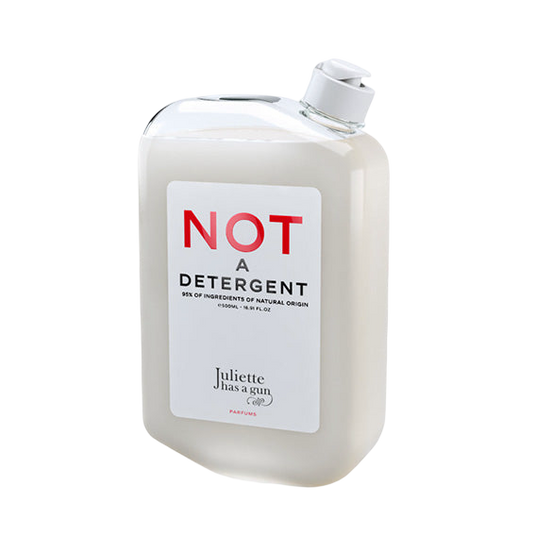 1670404273_3760022733344-juliette-has-a-gun-not-a-detergent-wasverzachter-was-kleding-geur-parfum-home-luxe-niche-exclusief-mysc-a.png