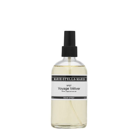 1676302791_8720701162341-marie-stella-maris-room-spray-voyage-vetiver-home_huis-kamer-geur-parfum-huisparfum-luxe-niche-mysc-a.png