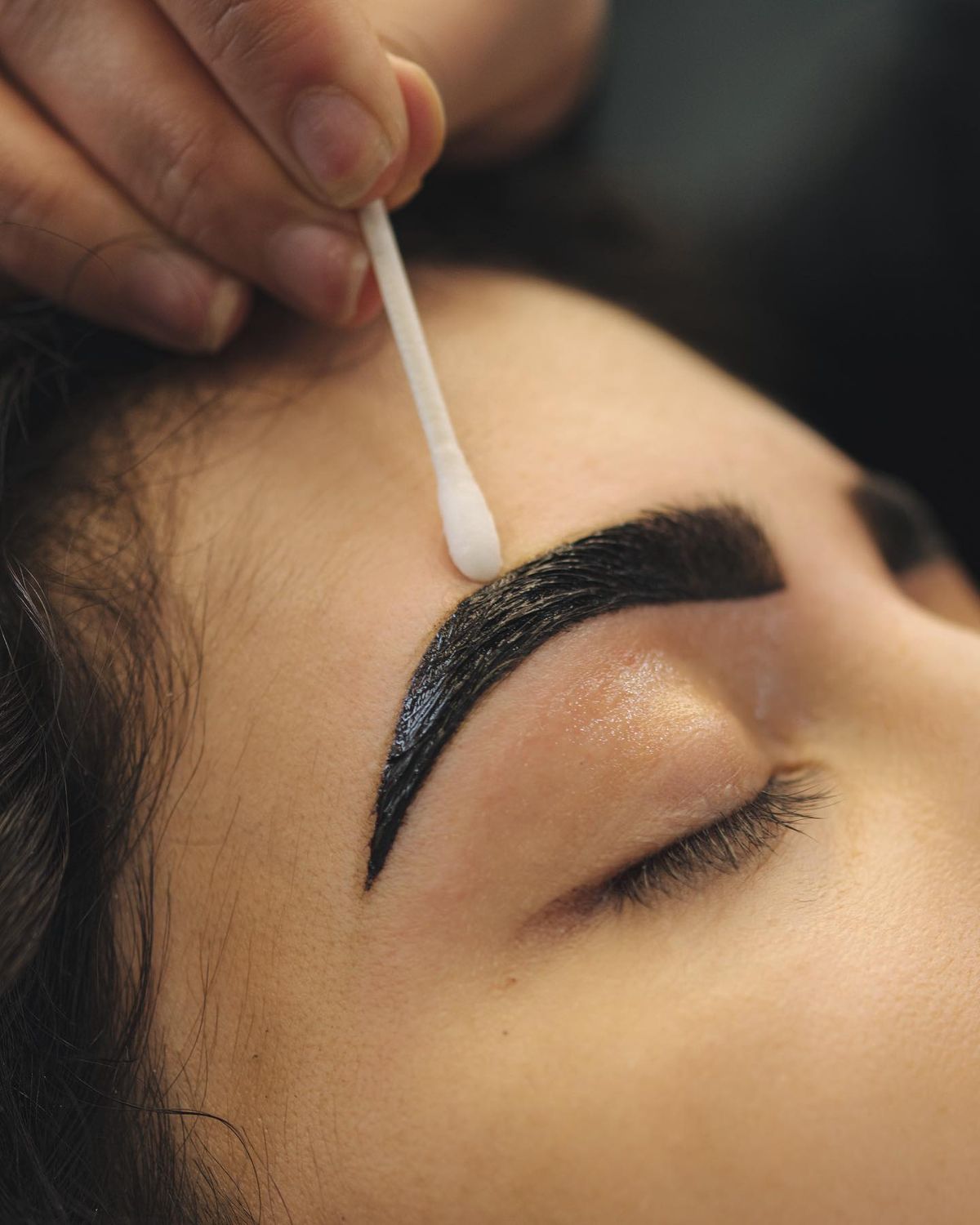 Eyebrow Dyeing